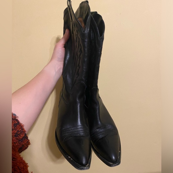 Vero Cuoio Cowboy Boots ๐ค - Picture 5 of 9